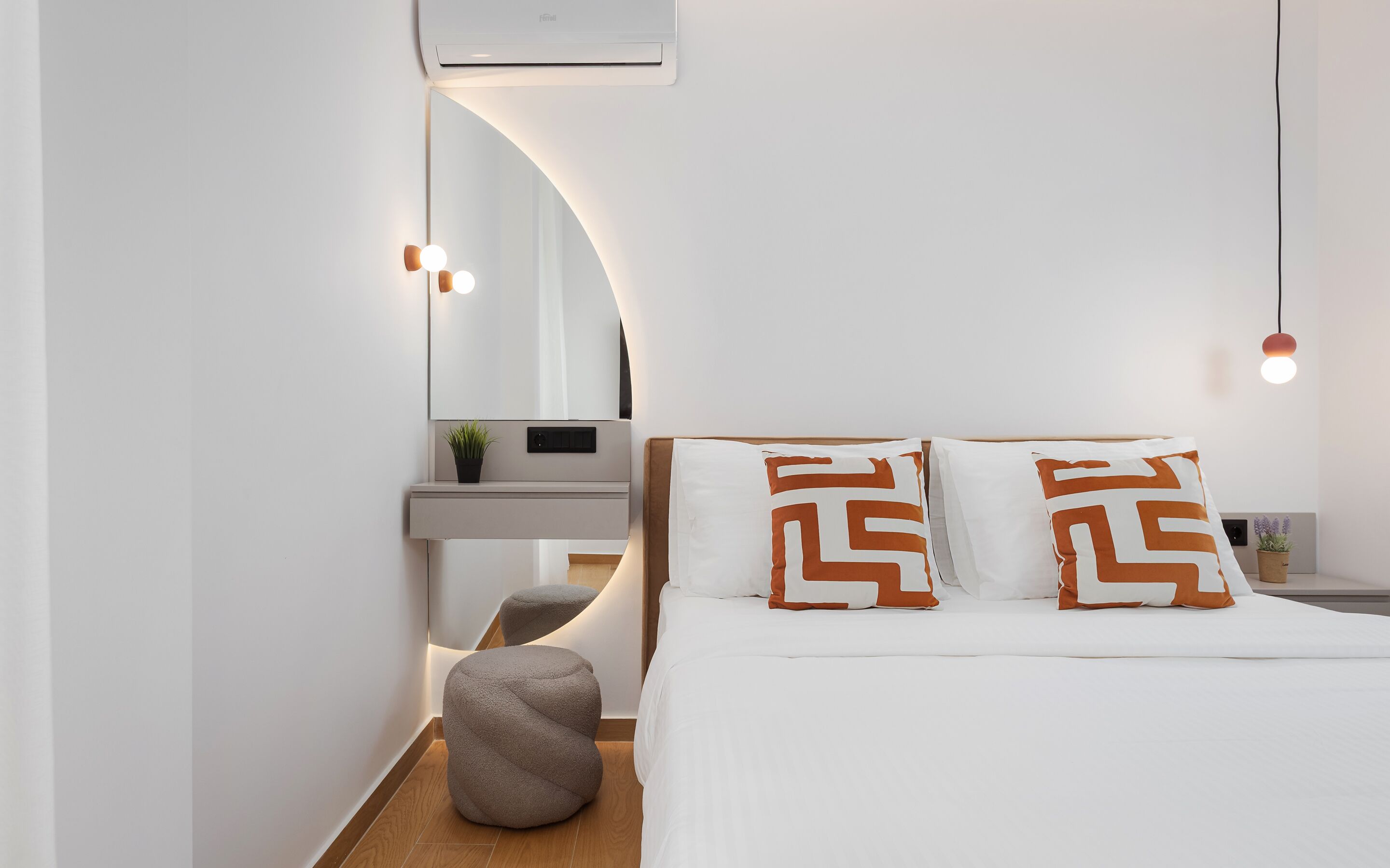 Iron/ironing board, travel crib, free WiFi, bed sheets