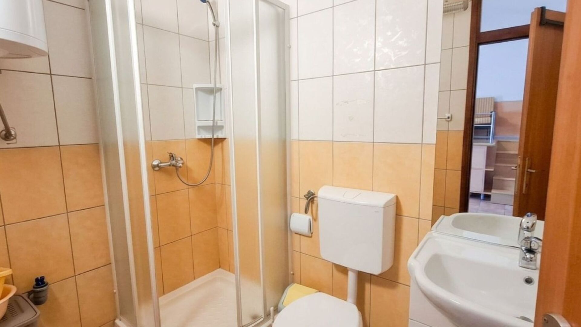 Shower, towels