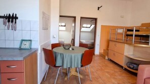 Dining - Apartman Old town with sea view by Villas Guide (Punat)