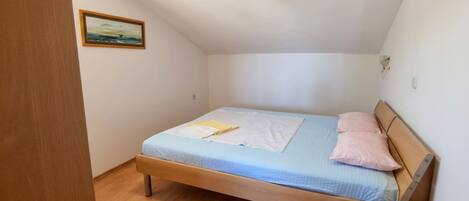 2 bedrooms, free WiFi, bed sheets