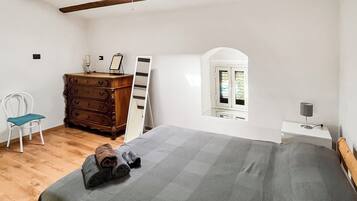 3 chambres, fer et planche Ă repasser, Wi-Fi, draps fournis