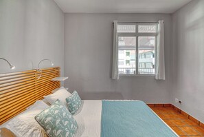 2 chambres, fer et planche à repasser, lit parapluie, Wi-Fi gratuit