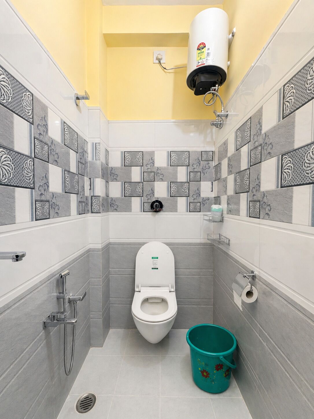Shower, towels, soap, shampoo