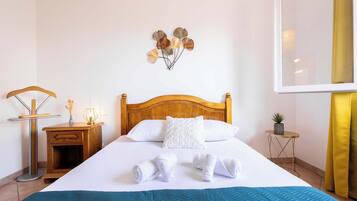 4 bedrooms, desk, iron/ironing board, WiFi