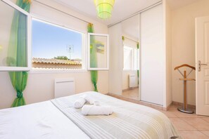 4 bedrooms, desk, iron/ironing board, WiFi - Family House 3 Etoiles (Valras-Plage)