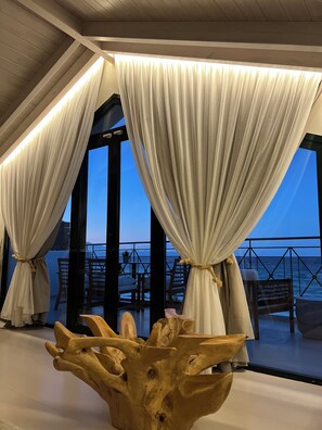 Loft with Sea View | Living area | Smart TV