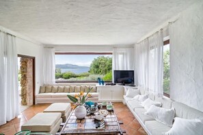 Fireplace - ELITE COLLECTION- EXCLUSIVE VILLA IN PORTO ROTONDO (Porto Rotondo)
