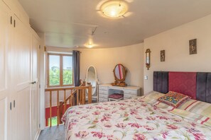 3 bedrooms, individually decorated, individually furnished, free WiFi - Hadley Park Windmill (Telford)