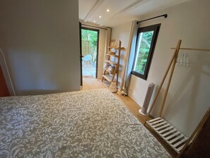 3 室のベッドルーム、アイロン / アイロン台、WiFi、ベッドシーツ