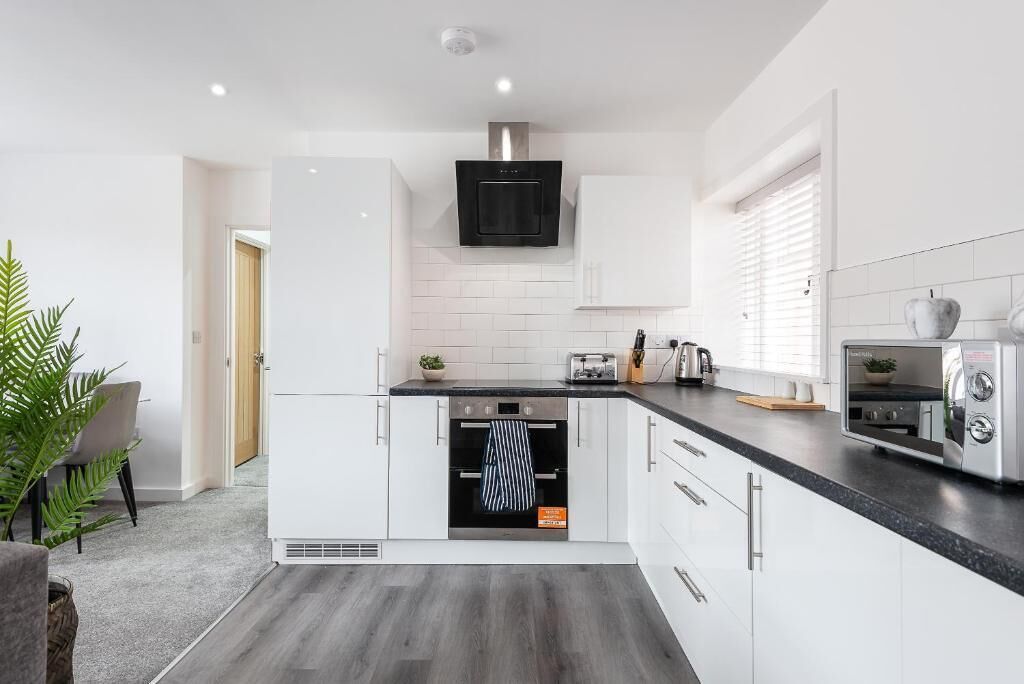 Standard Apartment | Private kitchen | Fridge, microwave, oven, stovetop