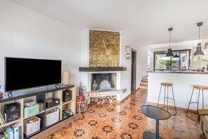 Interior - Terraced House with Private Garden (Arenals de Mar)