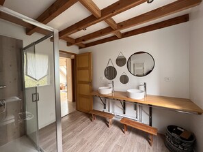 Shower - cerfs sapi (Besse-et-Saint-Anastaise)