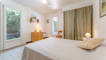 1 quarto, ferros/tábuas de passar roupa, Wi-Fi, roupa de cama