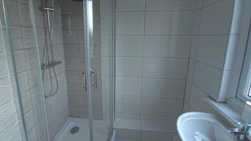 淋浴设施、毛巾