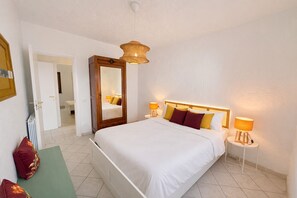 2 bedrooms, free WiFi, bed sheets - Frida's Home by Theater Home - with big terrace and marvellous lake view (Tignale)
