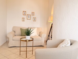 TV - Frida's Home by Theater Home - with big terrace and marvellous lake view (Tignale)