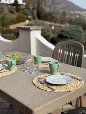 Outdoor dining - Frida's Home by Theater Home - with big terrace and marvellous lake view (Tignale)