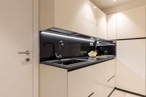 Fridge, microwave, dishwasher - Glass House Apartment Venice (Venice)