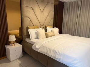 熨斗/熨衣板、WiFi、床单