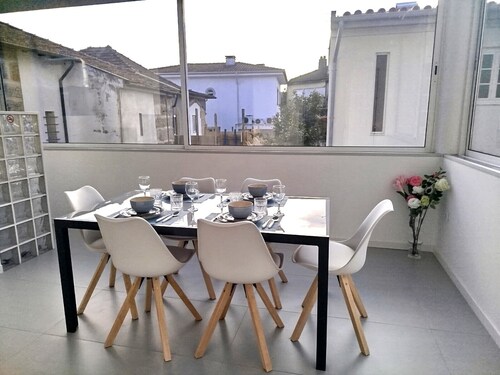4 - The Floor House 4 Bedrooms Center