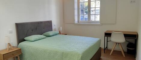 4 habitaciones, internet y ropa de cama