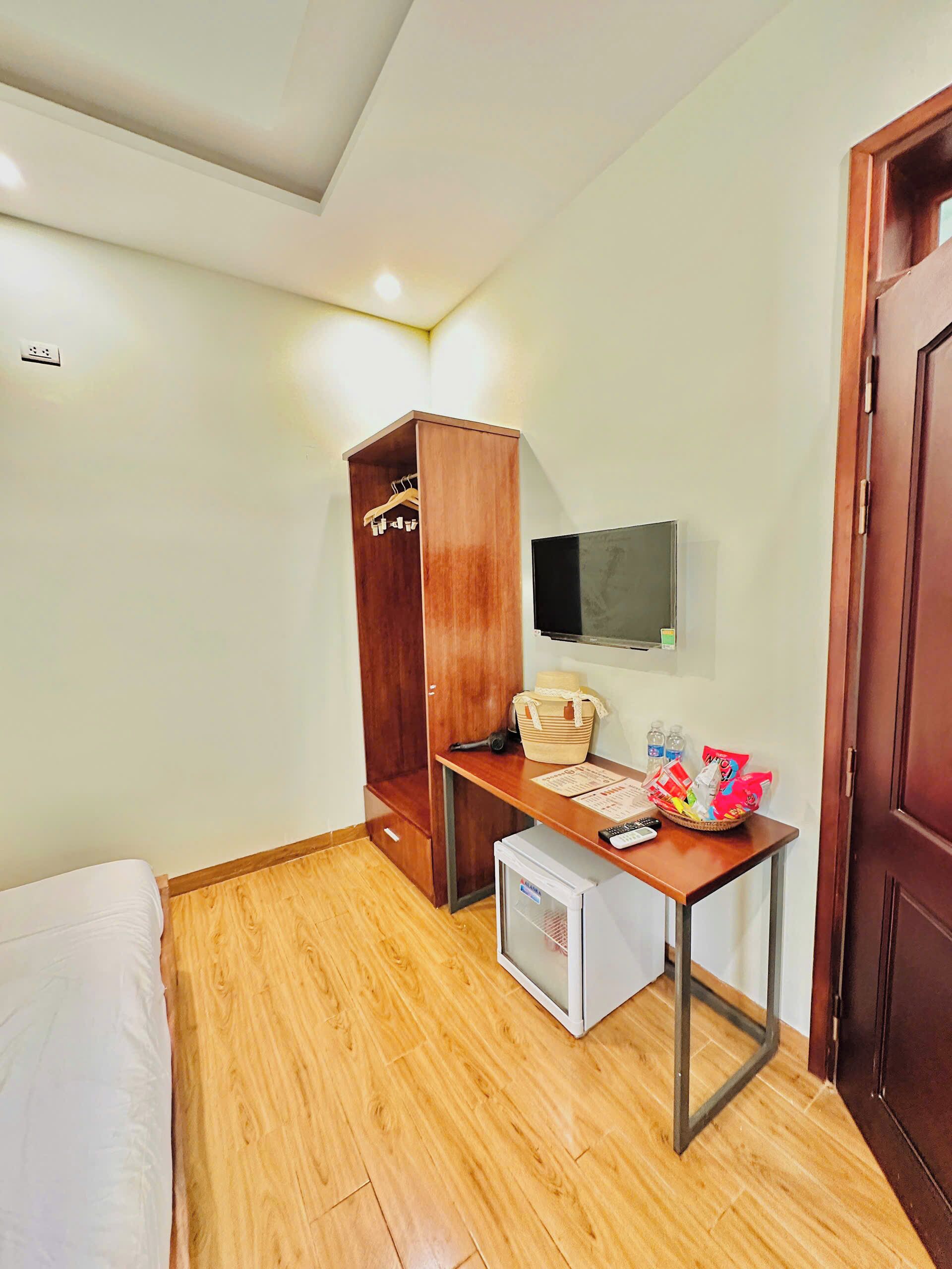 Standard Double Room | Desk, laptop workspace, free WiFi