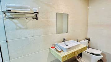 Standard Double Room | Bathroom