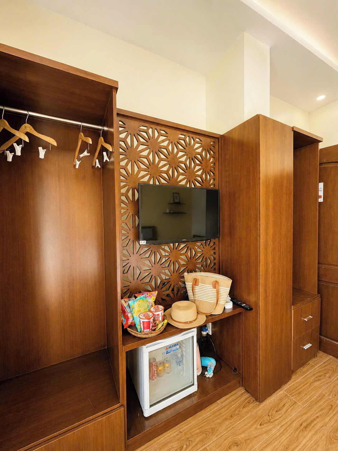 Junior Room | Premium bedding, Select Comfort beds, minibar, individually furnished