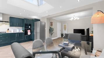 Family House, Patio | Bahagian dalam