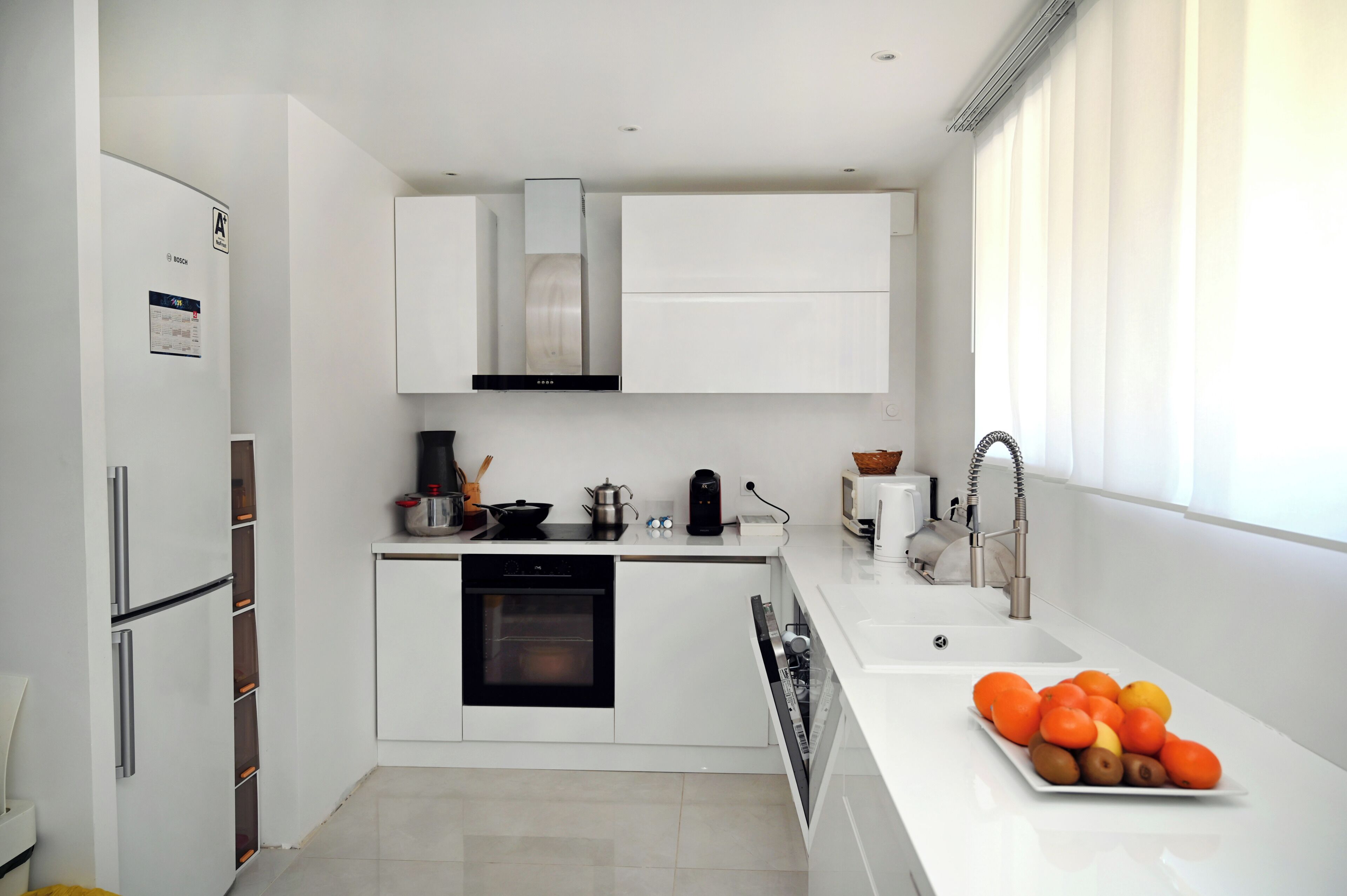 Micro-ondes, four, plaque de cuisson, lave-vaisselle