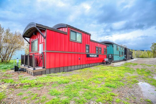 Chama Crossing - Tiny Train Next to Railroad - Dog Friendly