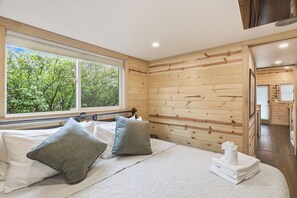 2 bedrooms, iron/ironing board, free WiFi - Chama Crossing - Tiny Train Next to Railroad (Chama)