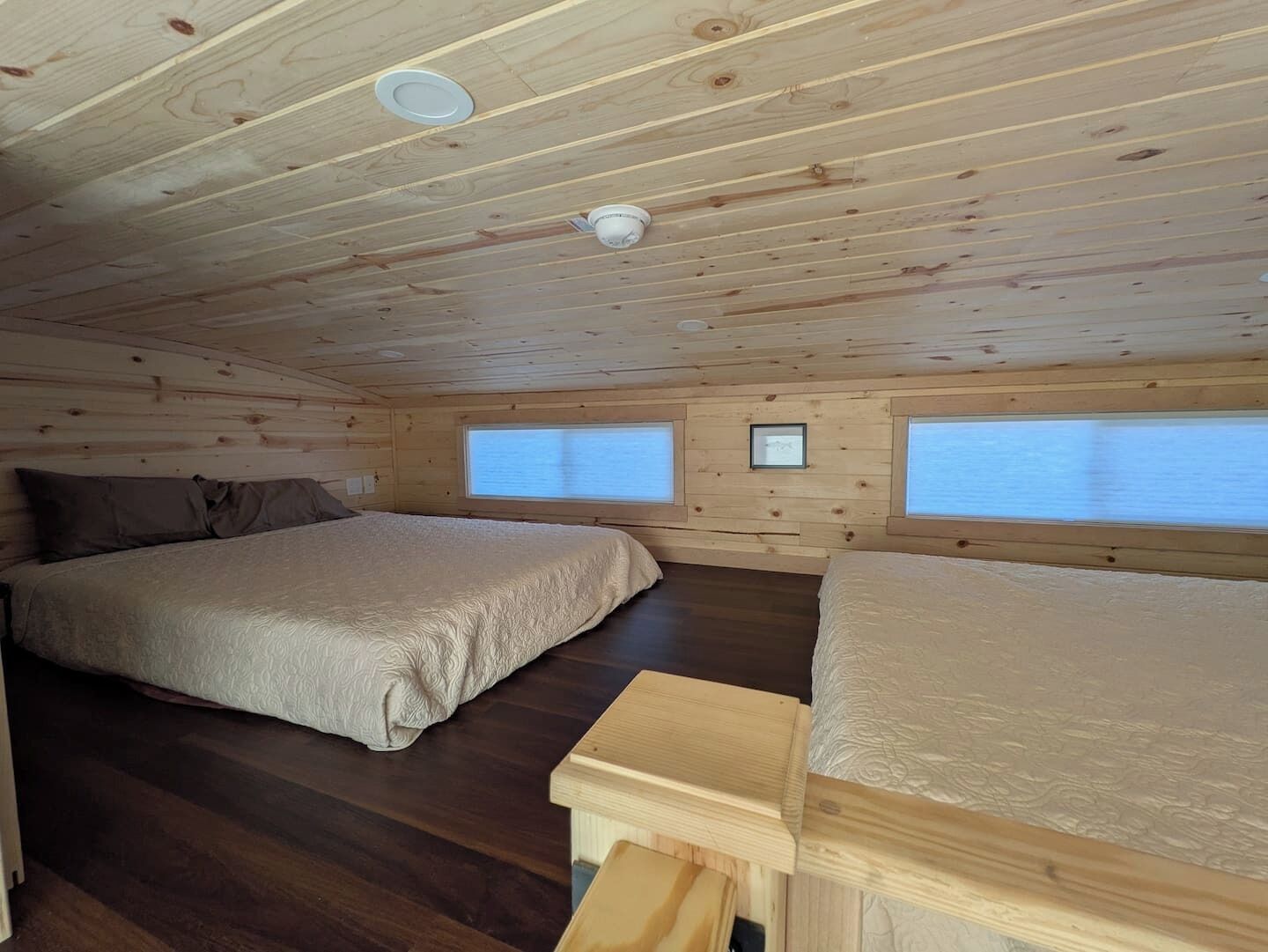 2 bedrooms, iron/ironing board, free WiFi