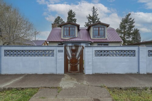 Chama Crossing - Historic Home next to Railroad
