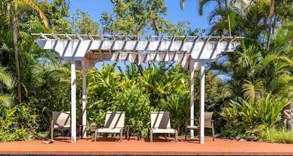 Garden Room Farm Stay in Haiku on Road to Hana