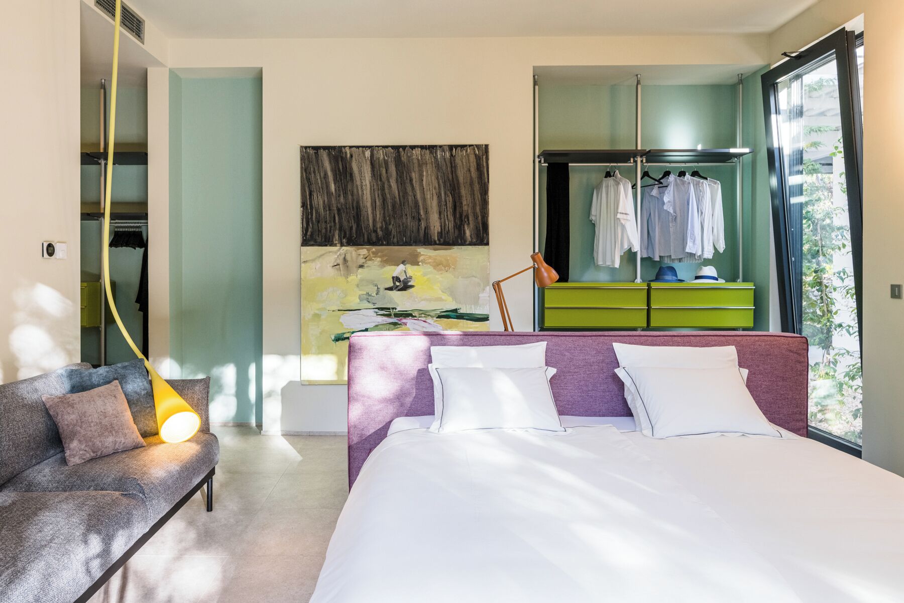 4 bedrooms, iron/ironing board, Internet, bed sheets