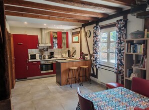 Private kitchen - Gîte, heated swimming pool in Hunawihr, Ribeauvillé and Colmar on the Wine Route (Hunawihr)