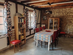 Dining - Gîte, heated swimming pool in Hunawihr, Ribeauvillé and Colmar on the Wine Route (Hunawihr)