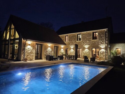 Chambre d’hôtes « Le Relais Du Lavoir - La Rémarde » avec piscine, terrasse et Wi-Fi