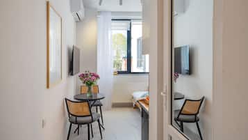 Studio, kaupunkinäköala | Ruokailu