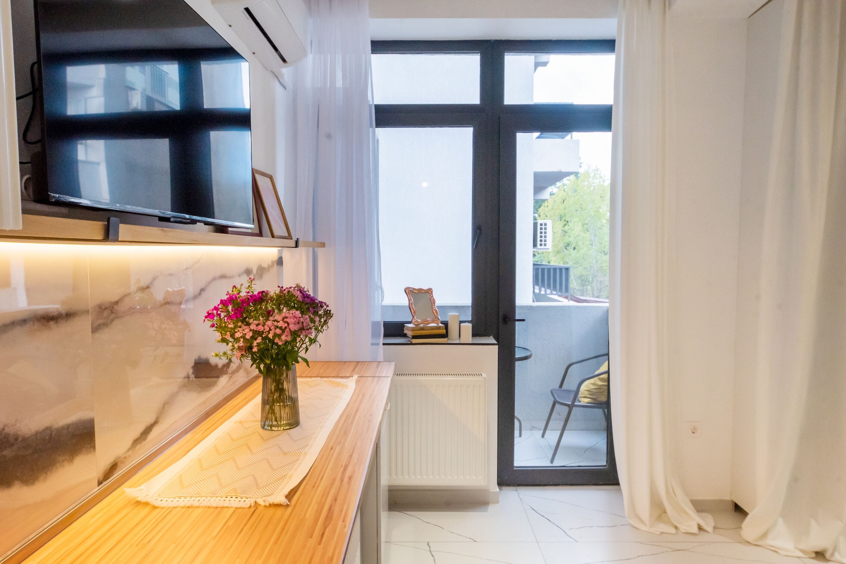 Studio, Courtyard View | Interior