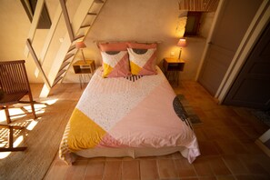 6 habitaciones, tabla de planchar con plancha, wifi y ropa de cama 