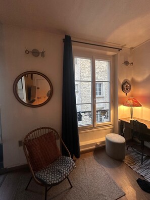 Interior - Vrbo Property (Paris)