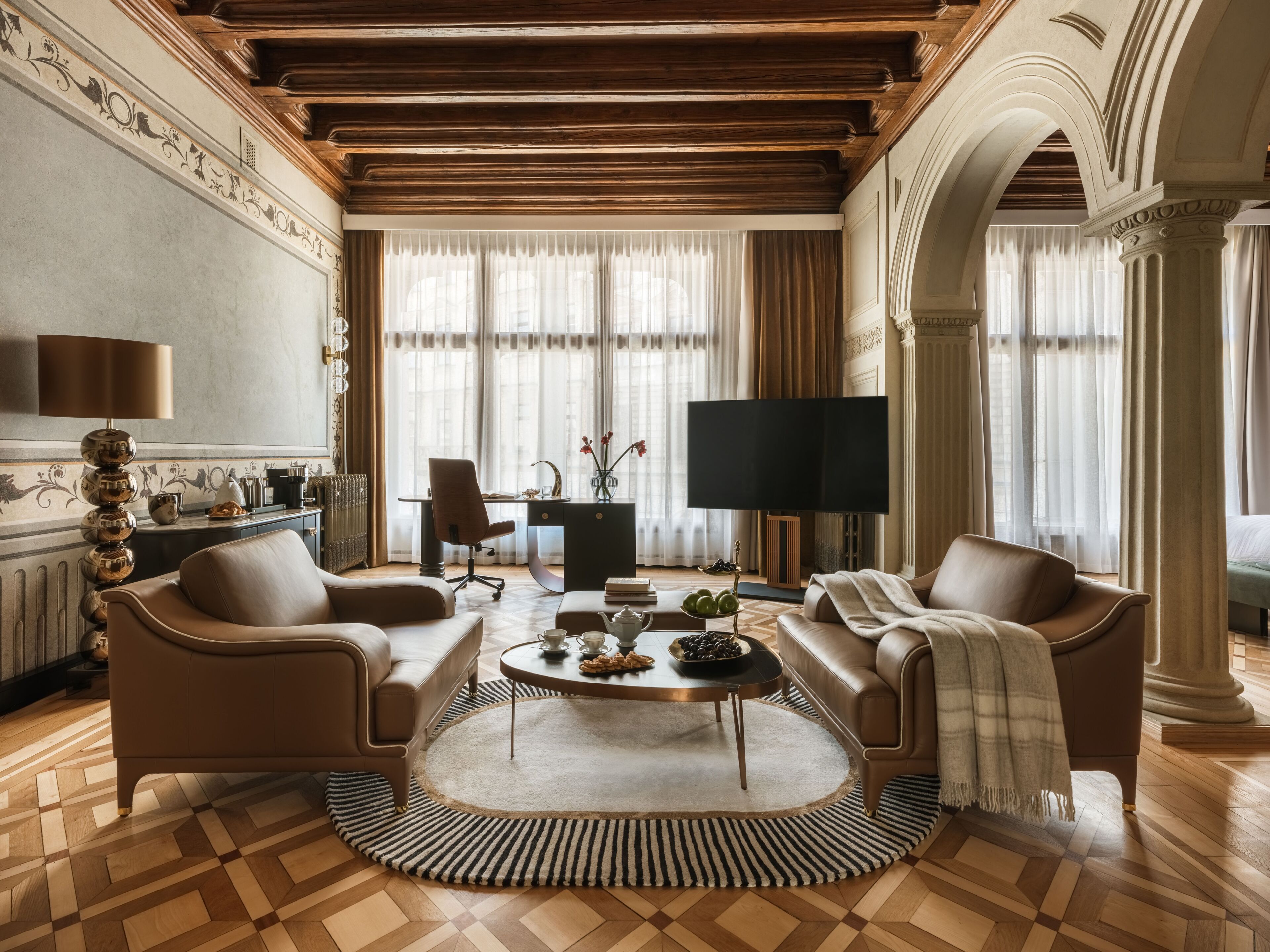 Arcade Suite | Living room | 65-inch Smart TV with cable channels