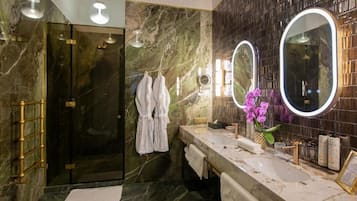 Superior Suite, City View | Bathroom | Hair dryer, bathrobes, slippers, bidet