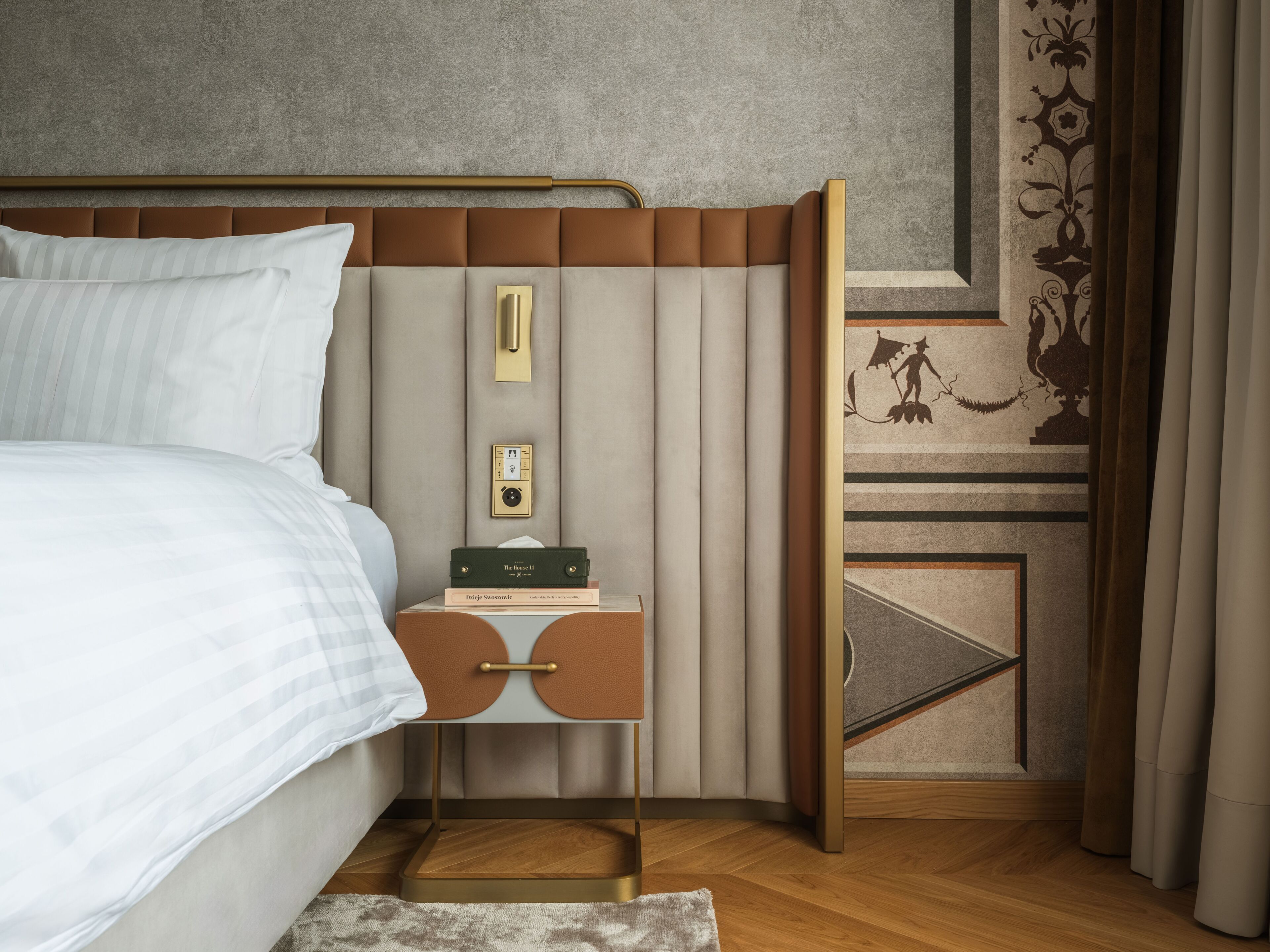 Deluxe King Courtyard View | Premium bedding, free minibar items, in-room safe, laptop workspace