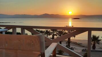 Superior Double Room, Beach View | Property grounds