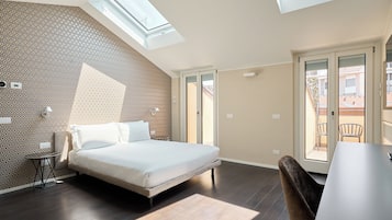 Suite Penthouse | Ropa de cama hipoalergénica, caja fuerte, escritorio