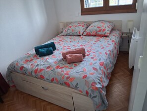 1 chambre, literie fournie