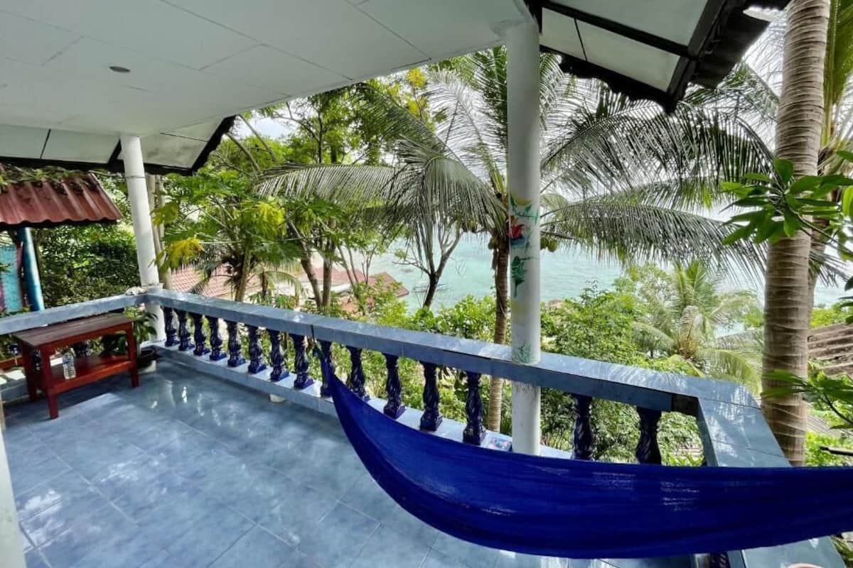 Classic Bungalow | Free WiFi, bed sheets